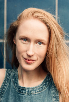 Britta portrait 3