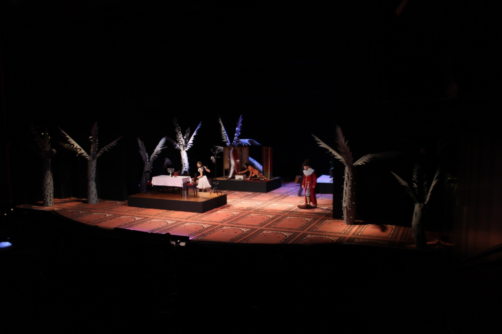 Dittrich buehnenbild schauspiel kiel nathanderweise 2015