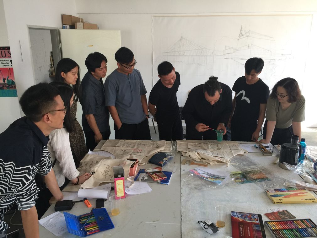 Hfg and scfai artists team creation at studio of prof gunter reski 01 photo by zheng xuan