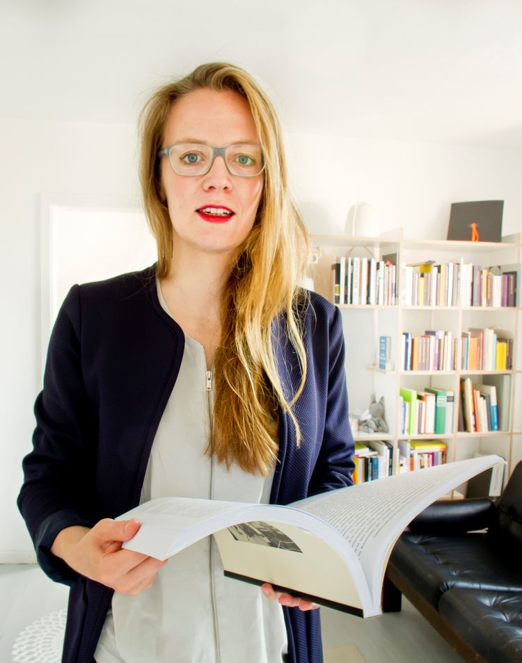 Photo 3 annika fryre selfie