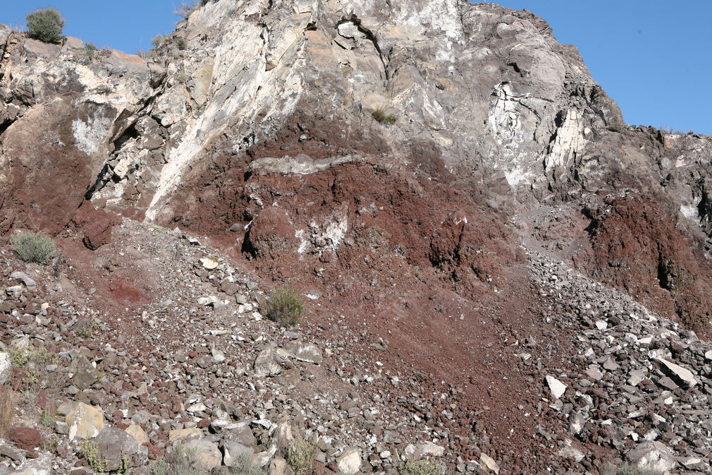 Agras volcano mineral rights  cofrentes  valencia  2019 volcan de agras derechos minerales  valencia 2019